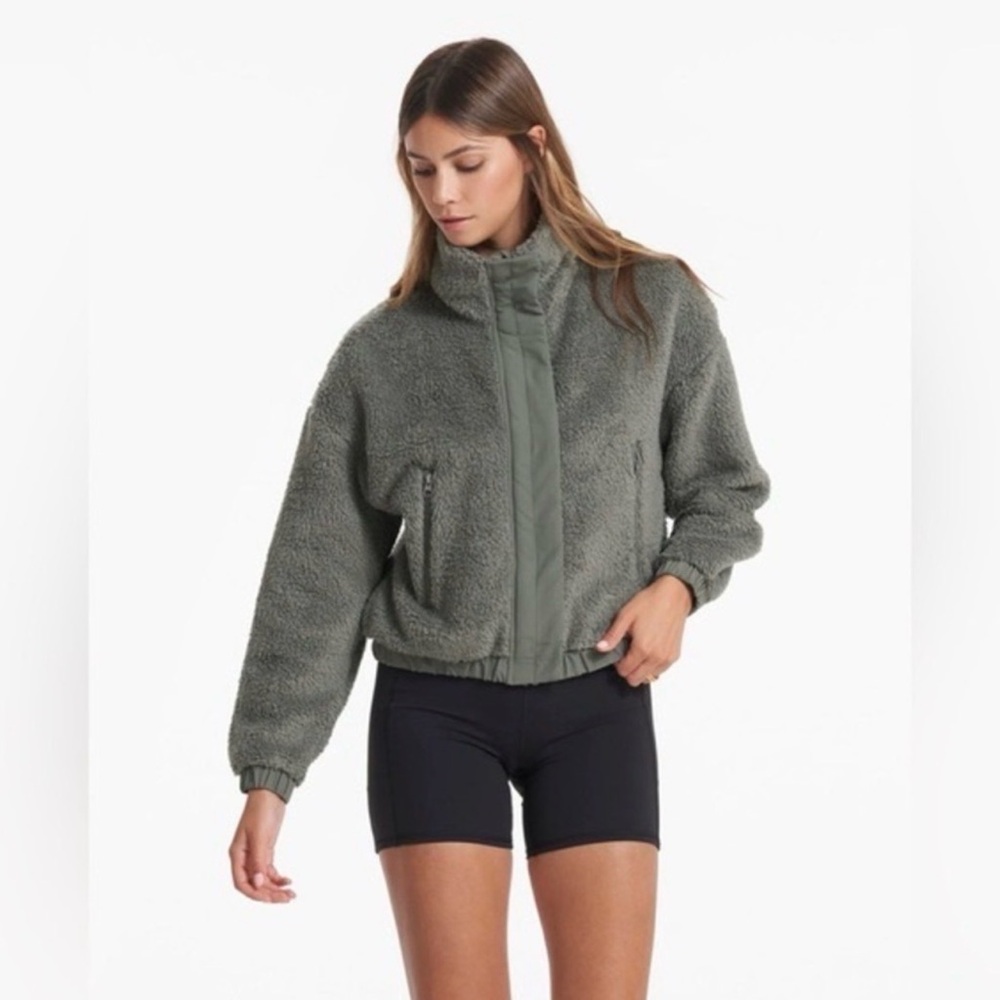 Vuori Women’s Sherpa Jacket in Dusty Pine - Picture 2 of 7